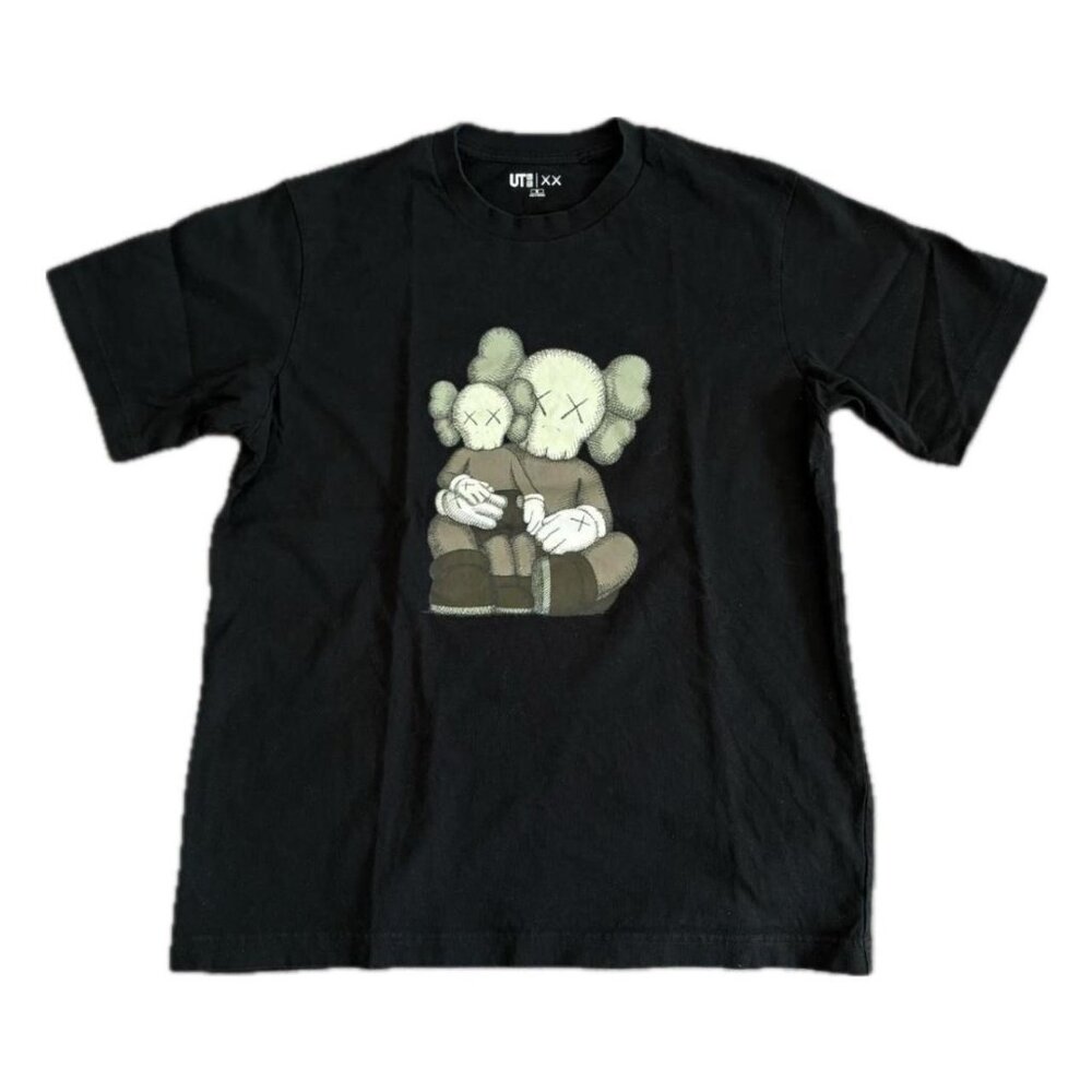 (US M Medium) KAWS x Uniqlo UT Short Sleeve Graphic T-shirt (US Sizing) Black